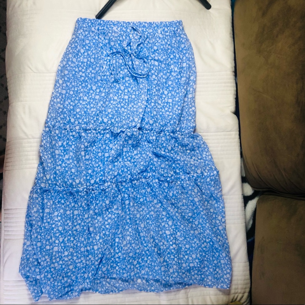 Maxi blue skirt